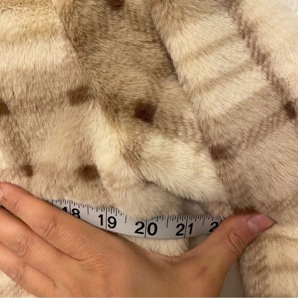 Lush tan brown faux furry neutral plaid oversized jacket trench coat Small NWOT - Picture 7 of 8
